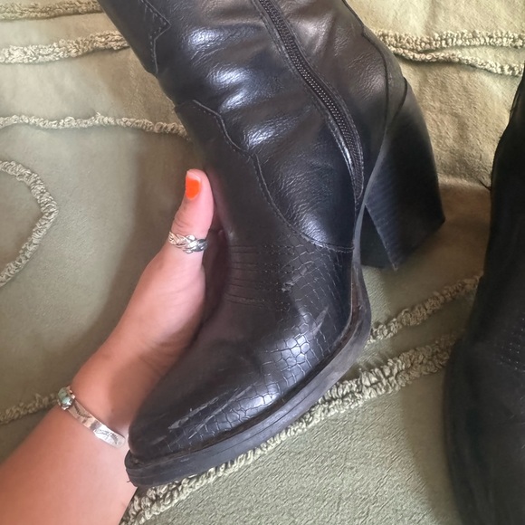 Black Womens Cowboy Boots - Picture 3 of 4